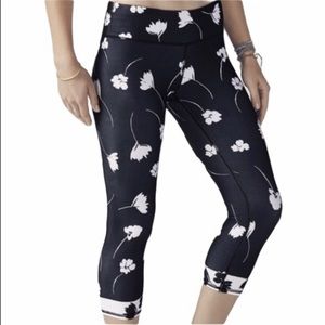 Fabletics | Grey Poppy Print Leggings